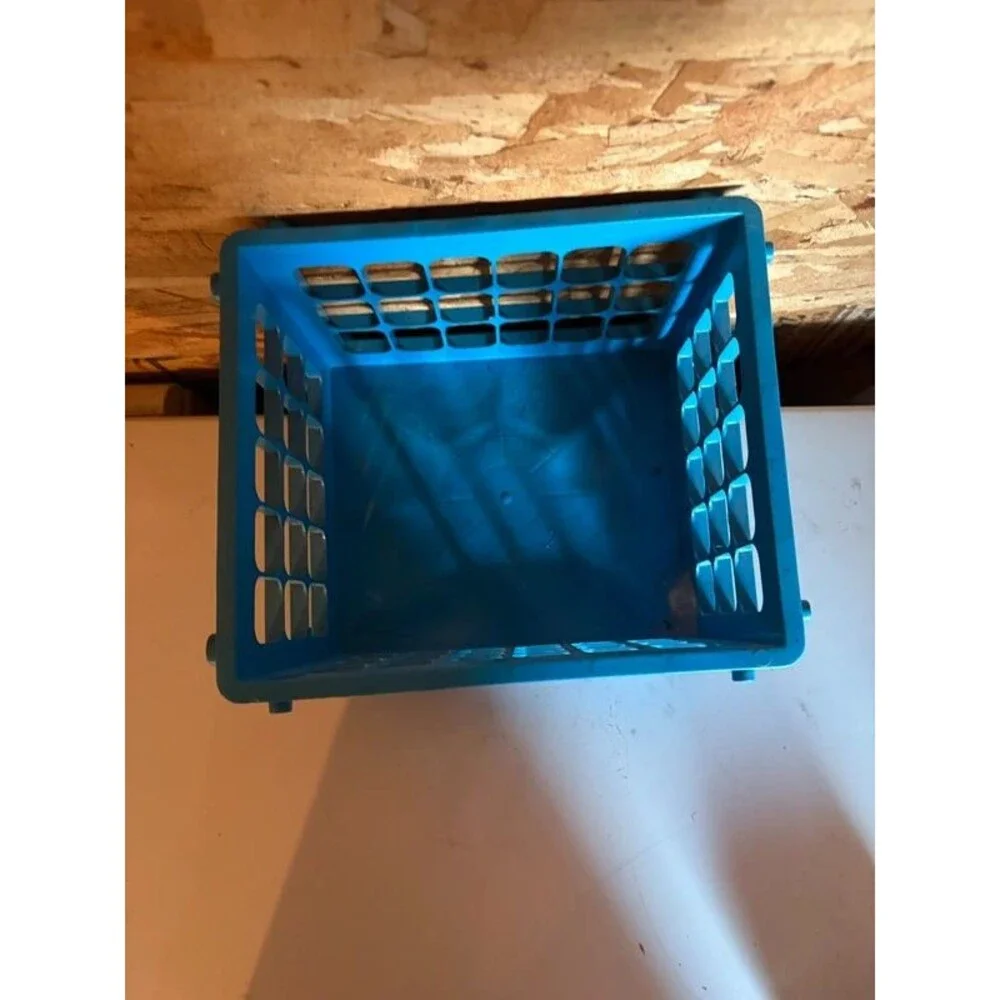 Plastic Storage Crate – Standard Size – Clean, Durable, Ready to Use